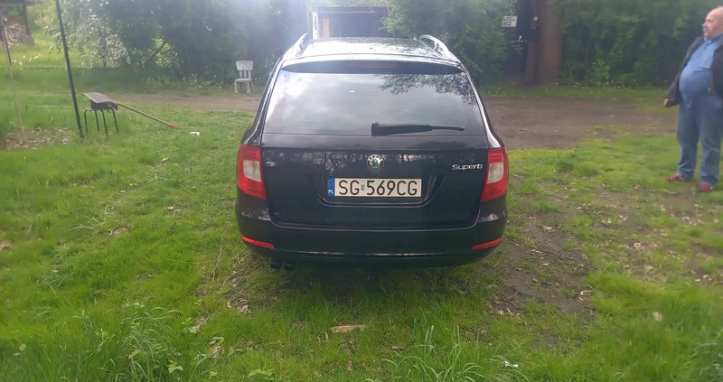 Skoda Superb cena 36200 przebieg: 147263, rok produkcji 2011 z Gliwice małe 154